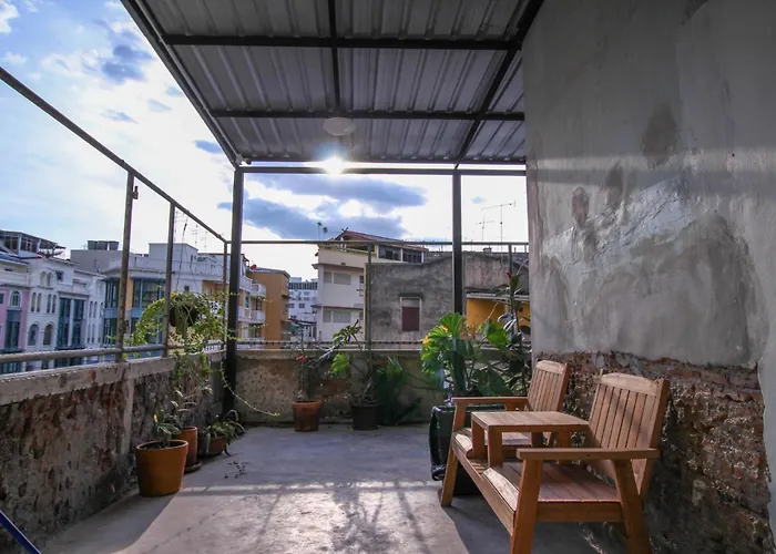 Hostel The Open House Cafe And